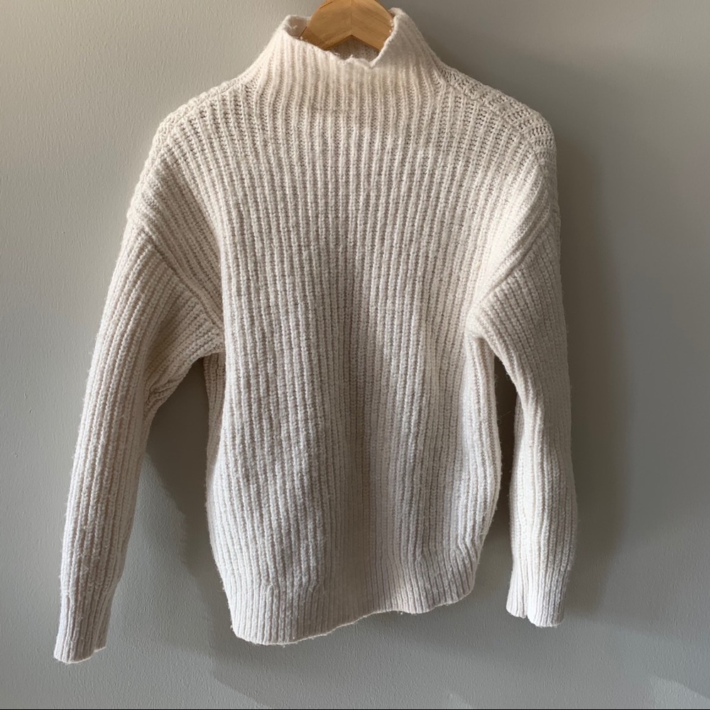 GAP Sweater - Small